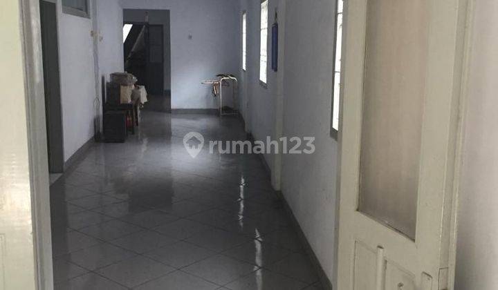 dijual rumah lama di Jalan besar, cocok untuk usaha 2