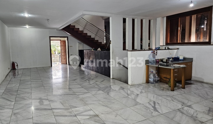 Rumah Asri Di Bendungan Ilir Luas 520 Ada Pool