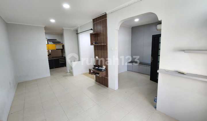 Asri House in Daan Mogot Baru, 90 Square Meters, Near School 2