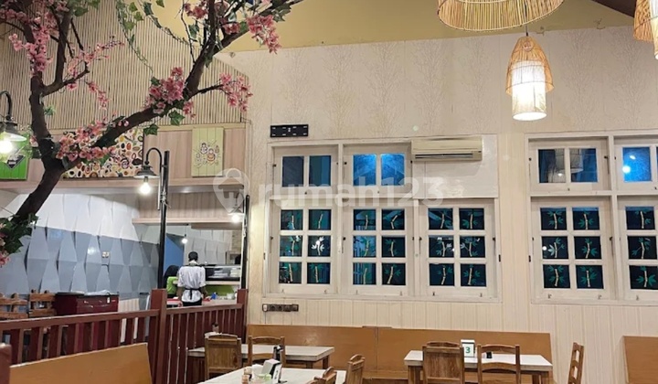 Rumah Ex Resto Dengan Parkiran Luas Dekat Rs Elisabeth 2