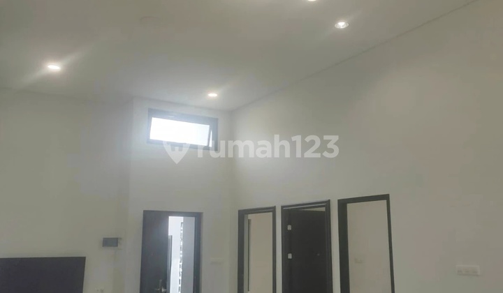 Brand New House in Pleburan Ready to Occup 2