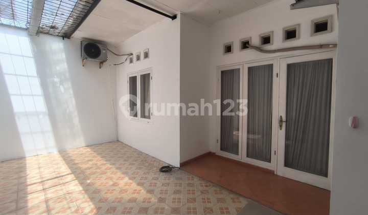 Rumah di Perumahan Eksklusif Puri Mediterania 1