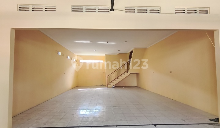 Strategic 2-Story Shophouse on Sambiroto Main Road, Parking Space Available 1