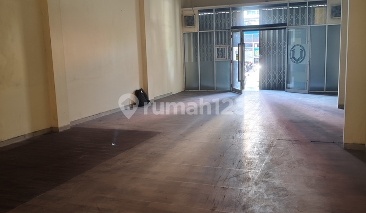 Strategic 3-Story Shophouse in Erlangga Raya with Parking Area in Business District 2