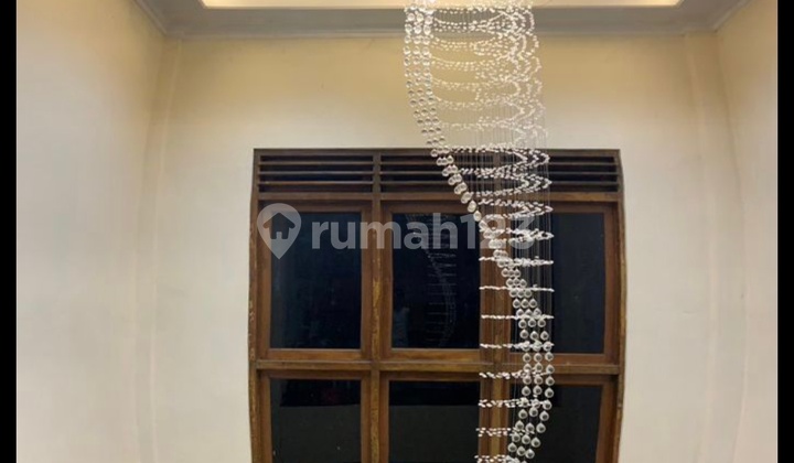 Rumah Bagus 2 Lantai di Komplek Perumahan Dekat Graha Padma 2