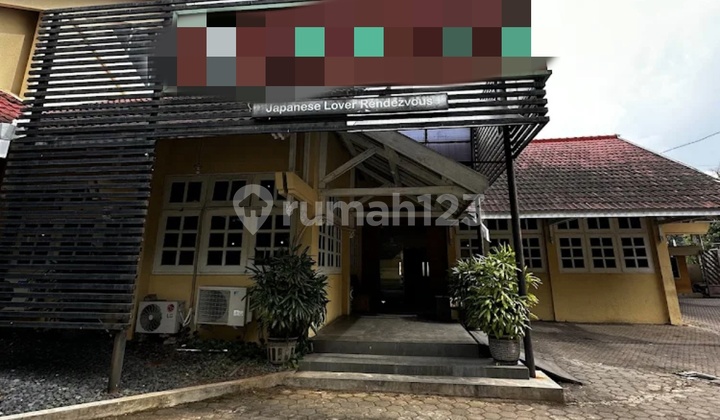 Rumah Ex Resto Dengan Parkiran Luas Dekat Rs Elisabeth 1