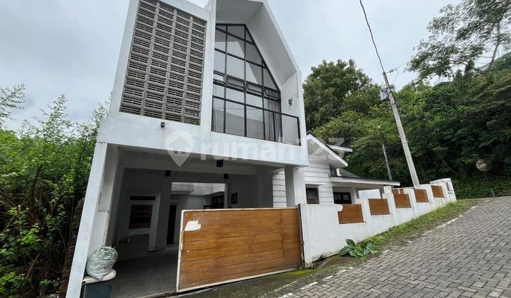 Rumah Bagus Bangunan Baru di Perumahan Candi Kalasan 1