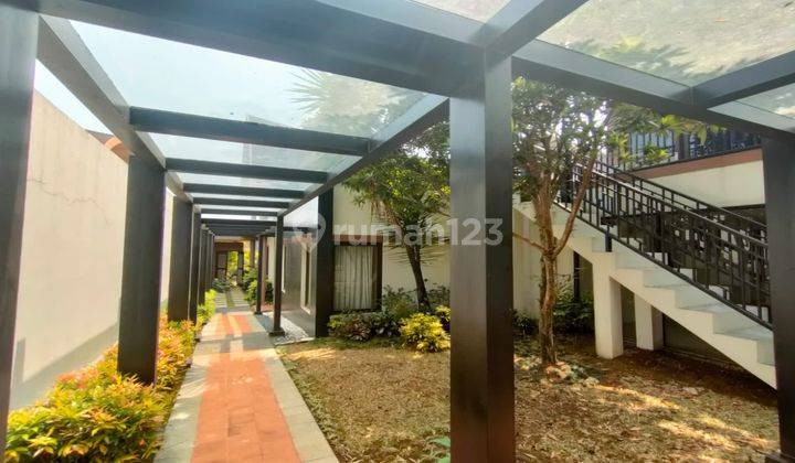 Vimala Hills Jual Vila depan taman Furnished 2