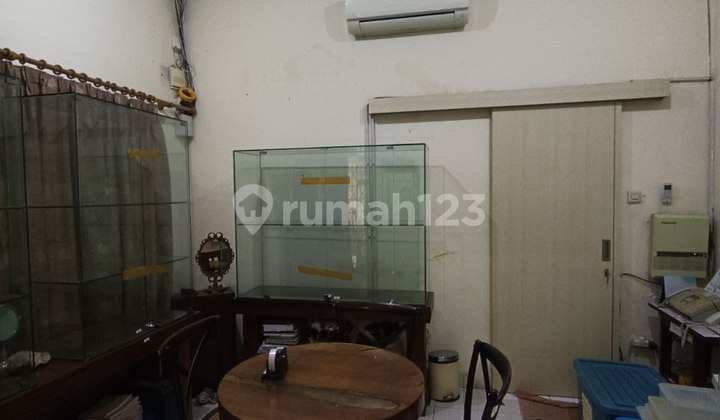 Dijual Rumah Lama Cikini, Jakarta Pusat 1,5 Lantai 4