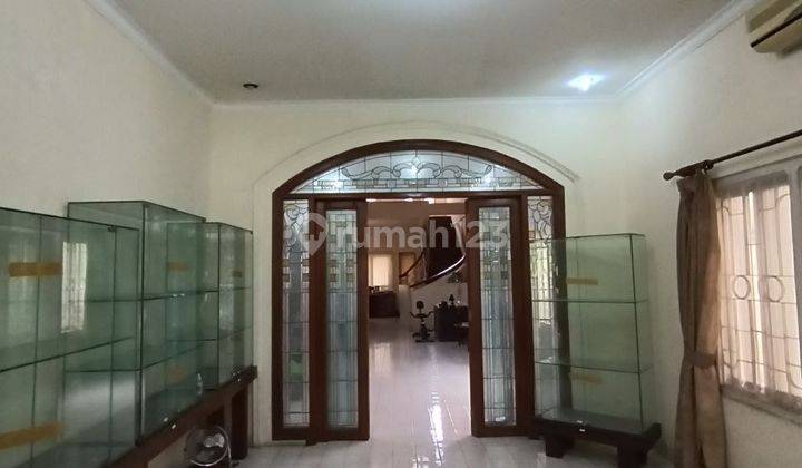 Dijual Rumah Lama Cikini, Jakarta Pusat 1,5 Lantai 8