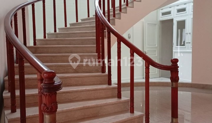 Disewakan Rumah Modern Classic di Menteng, Jakarta Pusat 2