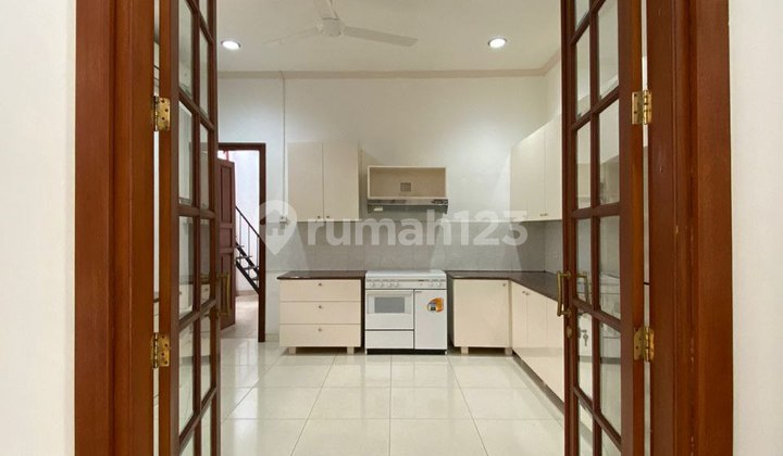 Disewakan Rumah Bebas Banjir di Kemang Jakarta Selatan 2