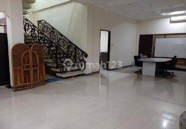 Jual Rumah Pinggir Jalan Cocok Untuk Usaha Dan Kantor di Tebet 2