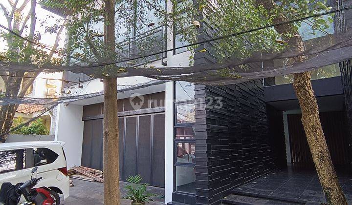 Jual Rumah Siap Huni Bagus Terawat di Menteng Jakarta Pusat 1