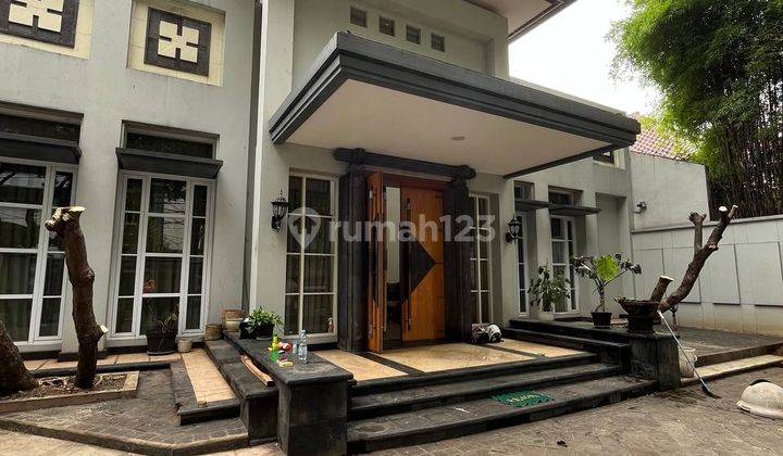 Jual Rumah Lokasi Strategis Siap Huni di Menteng 1