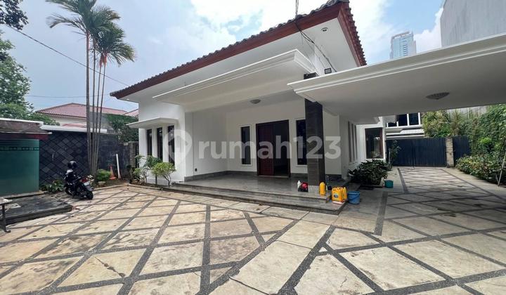 For Rent, Ready-to-Occupy House in Premium Menteng Location For Rent, Ready-to-Occupy House in Premium Menteng Location