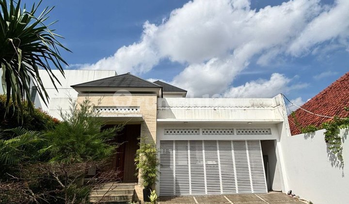 Nice House Ready to Live in Quiet Area in Menteng Nice House Ready to Live in Quiet Area in Menteng