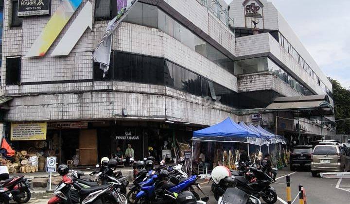 Jual Gedung Area Komersial di Menteng Jakarta Pusat 1