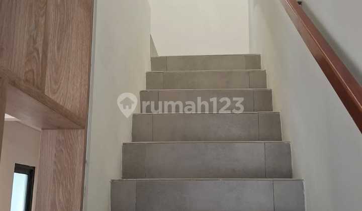 Disewakan Rumah 2 Lantai + Attic Room Brand New Furnish Baru di Myza Bsd 2