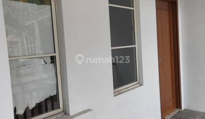  Rumah 2 Lantai Bagus di Cluster Riviera Palem Semi, Karawaci 2