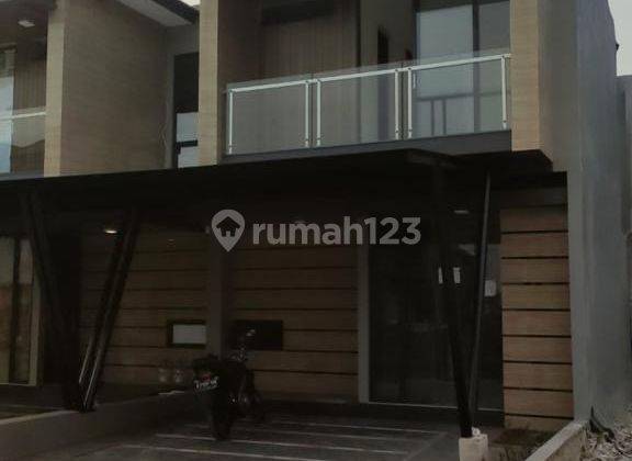  Rumah 2 Lantai Bagus di Cluster First Stone, Karawaci 1