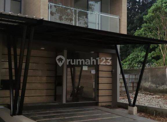  Rumah 2 Lantai Bagus di Cluster First Stone, Karawaci 2