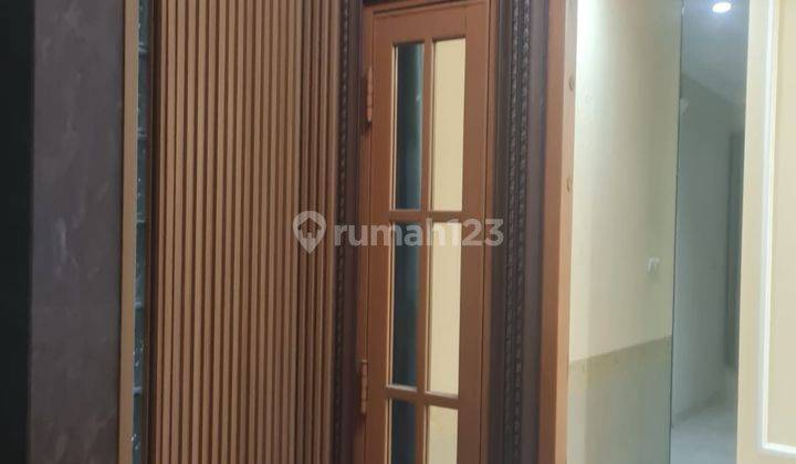 Rumah 2 Lantai  Bagus di Villa Melati Mas, BSD 2