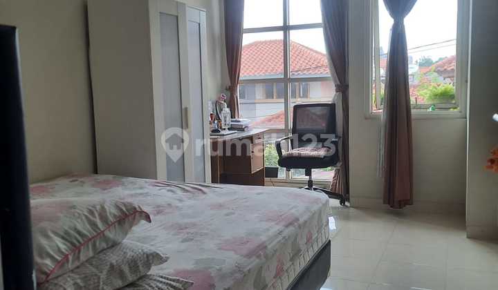 For Sale 3-Storey House SHM Ready to Occupy in Lippo Karawaci Tangerang 2
