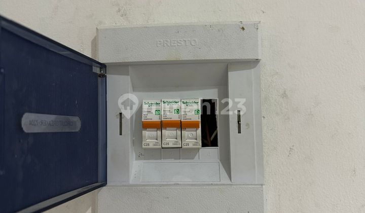 FOR SALE Renovated 3-Story House in Poris Indah Cipondoh