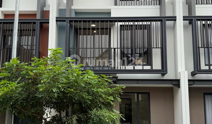 Rumah 3 Lantai Bagus Cluster Leonora Gading Serpong Rumah 3 Lantai Bagus Cluster Leonora Gading Serpong