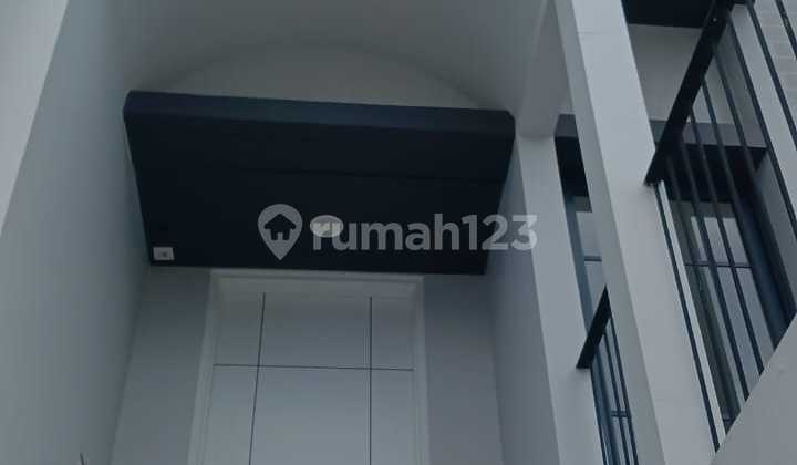 For Rent New Luxury 3-Story Corner House in Aether Greenwhich Cluster, BSD Tangerang For Rent New Luxury 3-Story Corner House in Aether Greenwhich Cluster, BSD Tangerang