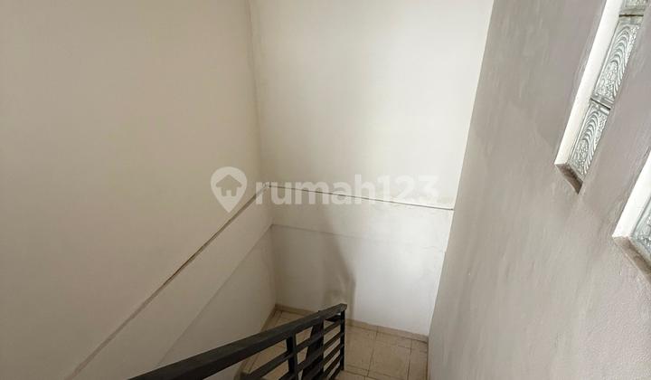 Dijual Rumah 3 Lantai Semi Furnished Sektor 1E Gading Serpong 2