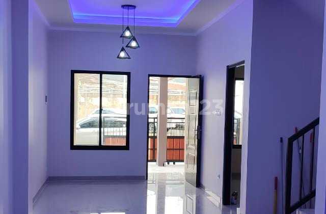 DiSewakan Rumah Cakep 2 Lantai ada AC di Villa Melati Mas BSD