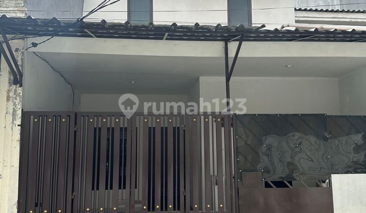 FOR SALE Renovated 3-Story House in Poris Indah Cipondoh