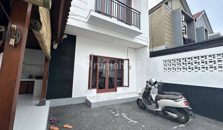 Ijual Villa One Bedroom di Brawe ,lokasi Strategis , Akses Jalan Bagus Dan Mobil Bisa Masuk. Selalu Full Tersewa di Airbnb Sangat Cocok Untuk Investasi 5 Menit Finns Beach 7 Menit Canggu Jalan Kaki Area Dekat Dengan Cafe Dan Restoran Detail Luas Tanah 135 1