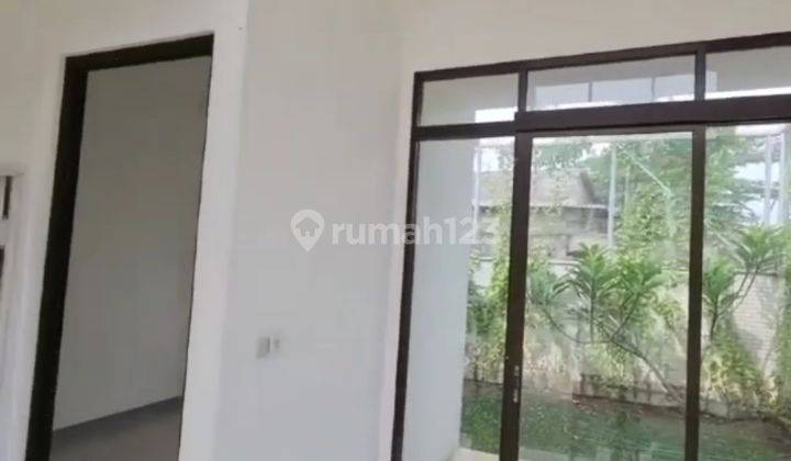 Rumah 1 lantai di area banyak cluster perumahan  2