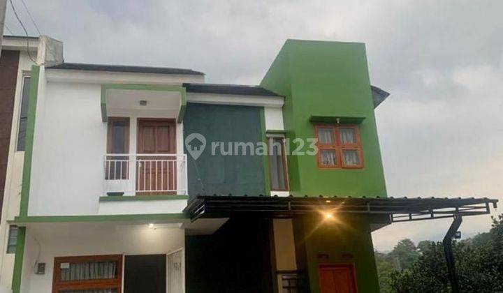 Rumah 2 Lantai serasa Villa Dekat Perkantoran  1