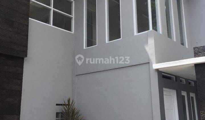 Rumah Baru 2 Lantai Dekat Perkantoran dan Pendidikan  1