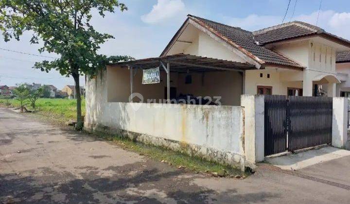 Rumah Hook 1 Lantai Dekat Perkantoran dan GBLA 2