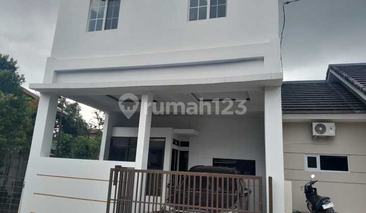 Rumah Nyaman dan Strategis Pinus Regency Dekat Perkantoran