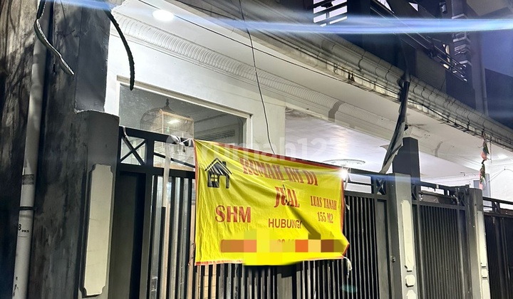 Rumah 2,5 Lantai Cocok Untuk Usaha Dekat Perkantoran Rumah 2,5 Lantai Cocok Untuk Usaha Dekat Perkantoran