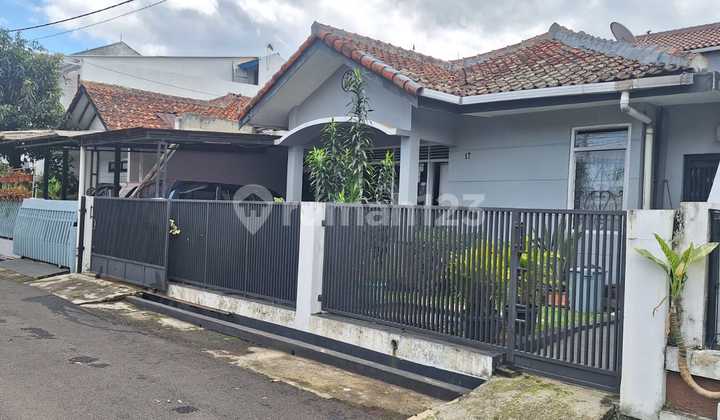 Ready-to-Occupy House in Arcamanik Near Office Area Ready-to-Occupy House in Arcamanik Near Office Area