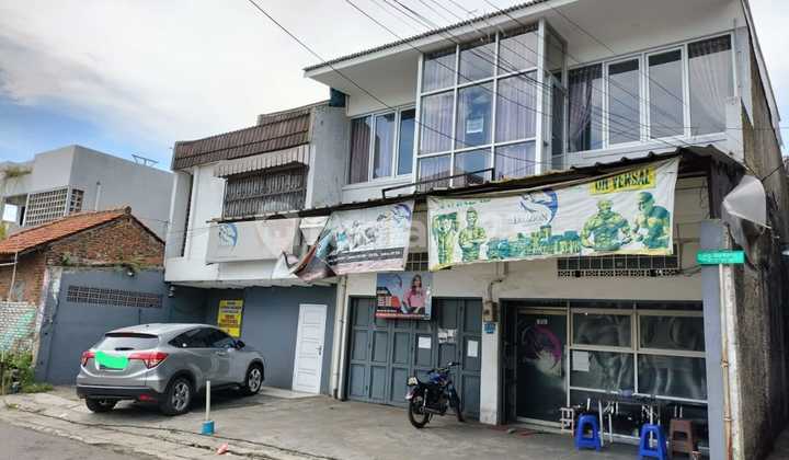 Strategic Business Location House Near Office Areas