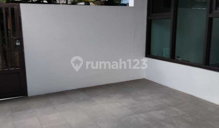 Comfortable and Strategic House in Pinus Regency Close to Offices 2