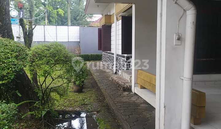 Rumah Kolonial Belanda Sayap Riau Dekat Perkantoran 1