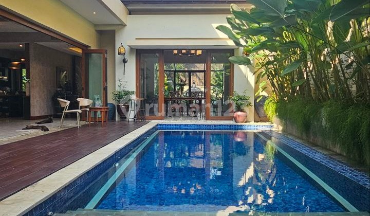 Dijual Rumah di Kemang Bergaya Resort Jakarta Selatan Dijual Rumah di Kemang Bergaya Resort Jakarta Selatan