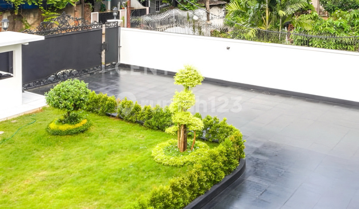 Rumah Mewah Baru Renovasi Siap Huni di Kemang 2