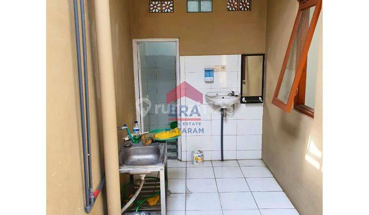 RUMAH DIKONTRAKKAN PINGGIR JALAN BESAR, BASUDEWO, SEMARANG BARAT 2