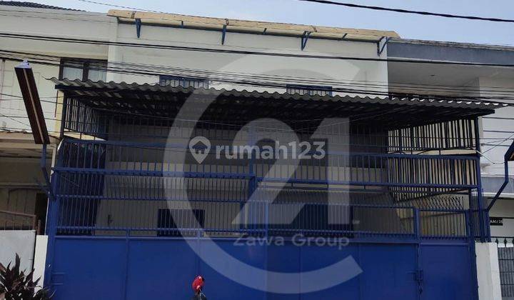 Dijual Rumah Bagus di Taman Ratu 2 Lantai 2