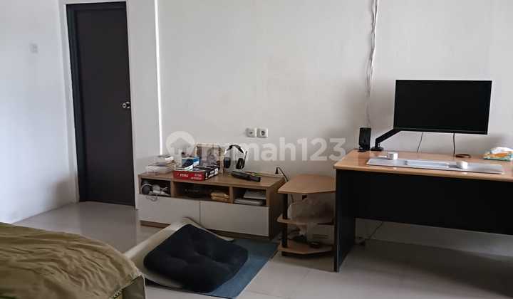 Dijual Rumah di Taman Ratu Indah Semi Furnished